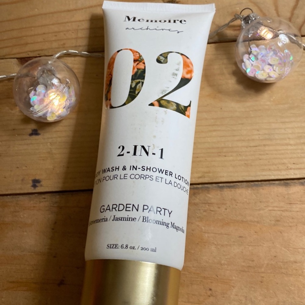 MEMOIRE Archives 2-in-1 body wash and in shower lotion  6.8 oz